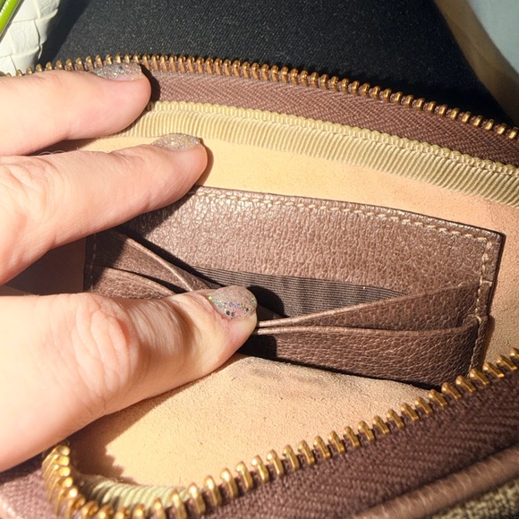 Gucci Brown and Beige Zip Pouch - Picture 3 of 6